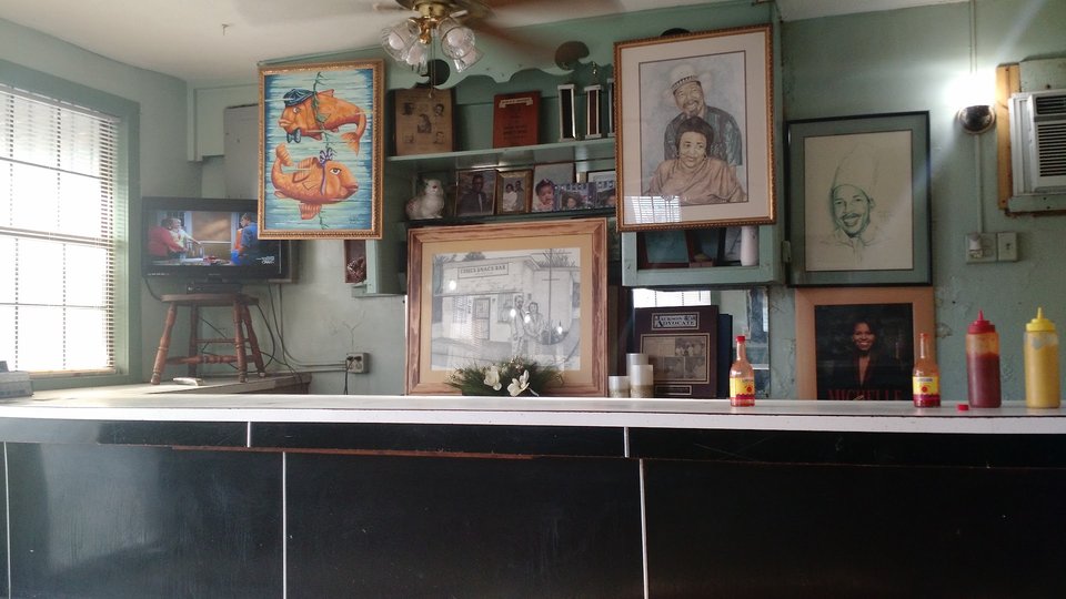Takeout restaurant with fried fish specialties.